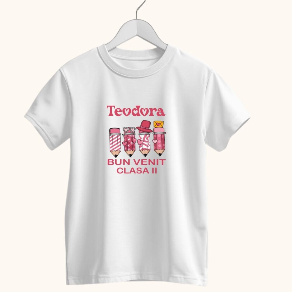 Tricou Back to School personalizat pentru fete, alb, cu nume și mesaj „Bun venit clasa”