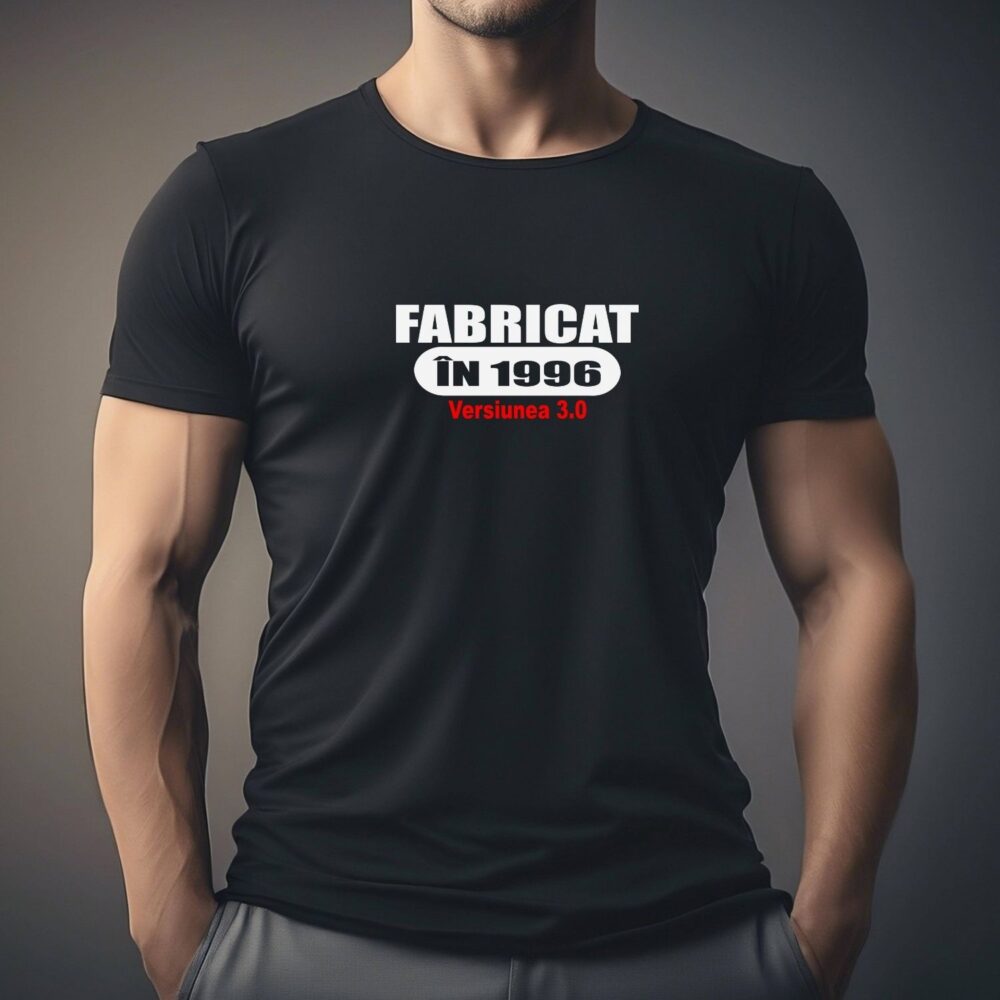 Tricou personalizat Fabricat în 1996, versiunea 3.0, mockup bărbat negru, tricou aniversar unisex