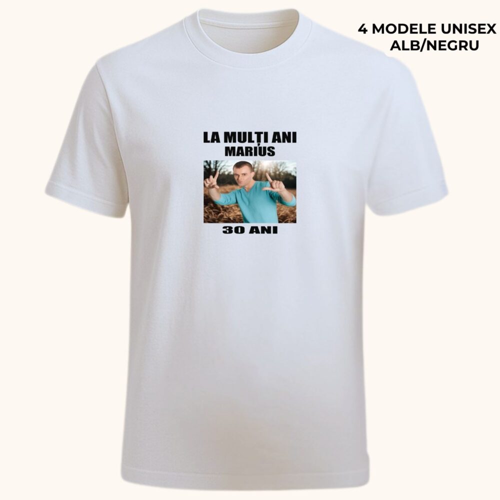 Tricou personalizat cu poză și text de zi de naștere model La mulți ani [Nume] [Vârsta] ani, variantă albă flat