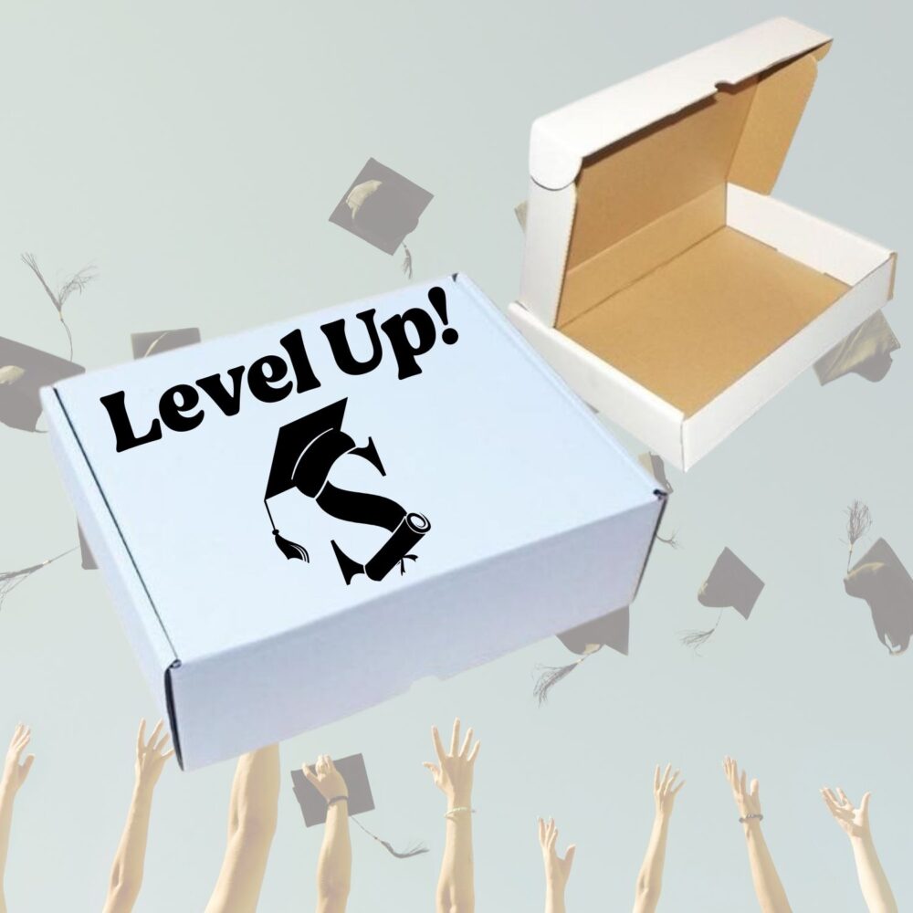 Cutie cadou personalizată absolvire cu mesaj „Level Up”