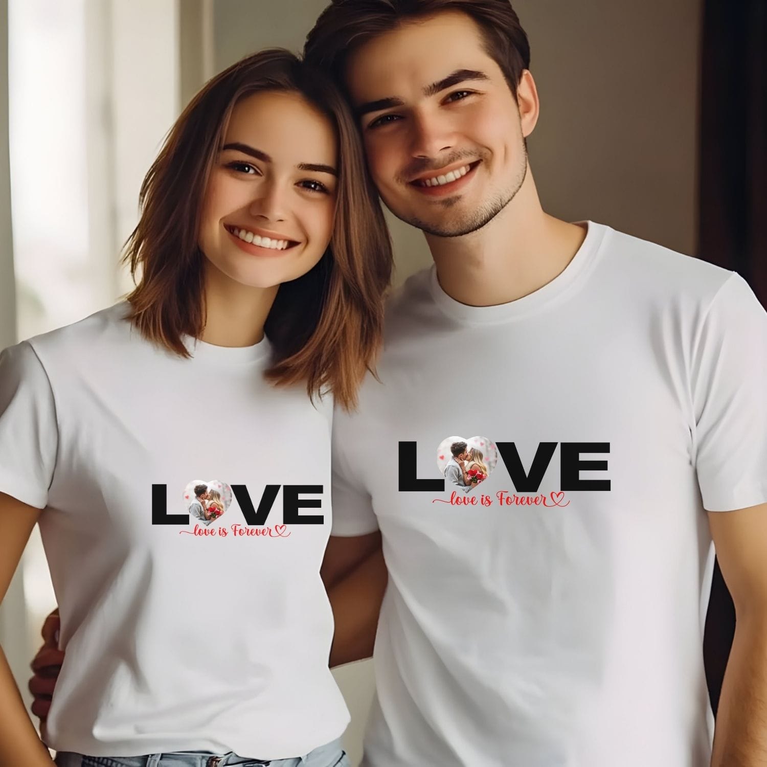 tricouri-cuplu-love-cu-poza-foto-cuplu-mockup-4 Tricouri cuplu personalizate cu poză LOVE, tricouri romantice pentru el și ea