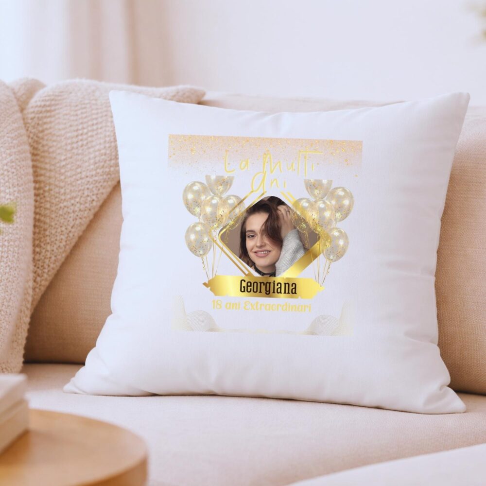 Pernă 40x40 personalizată cu poză, nume și mesaj „La mulți ani” – cadou surpriză de zi de naștere