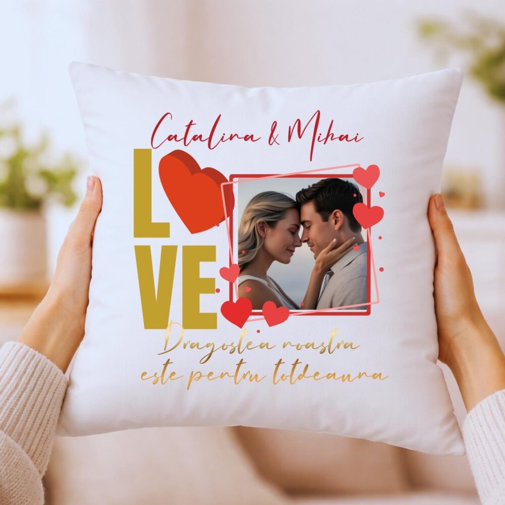Pernă pătrată personalizată cu poză și mesaj LOVE romantic – cadou Valentine