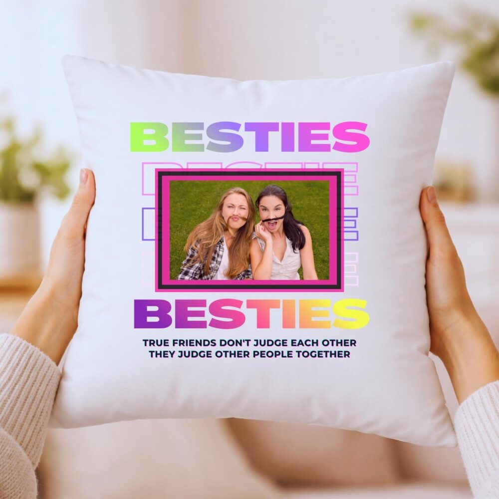 Pernă personalizată BESTIES 40x40 cu o poză și mesaj, design neon – cadou modern pentru prieteni