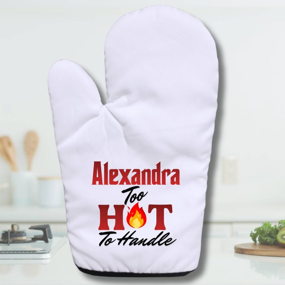 Mănușă de bucătărie personalizată pentru cuptor cu mesaj - Too Hot To Handle cu nume – cadou amuzant pentru bucătărie la orice ocazie