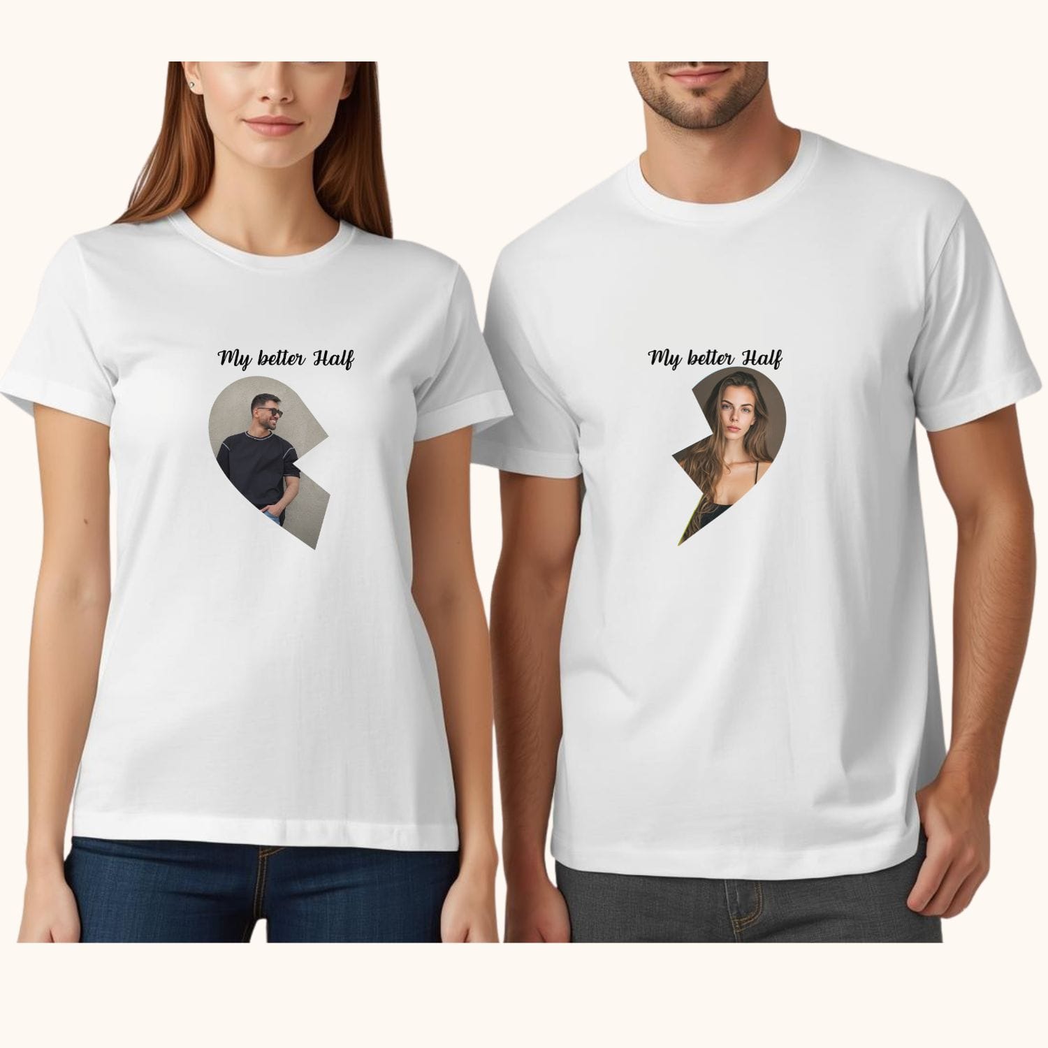 tricouri-personalizate-pentru-cuplu-puzzle-inima-cu-poza-lifestyle Lifestyle cuplu purtând Tricouri personalizate pentru cuplu cu design puzzle și fotografie. Cadou simbolic de iubire