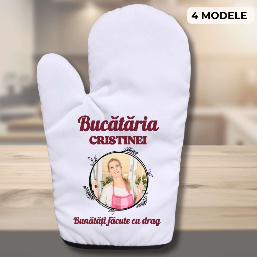Mănușă bucătărie personalizată cu poză și text, model Bucătăria Cristinei, cadou personalizat pentru bucătărese și femei pasionate de gătit