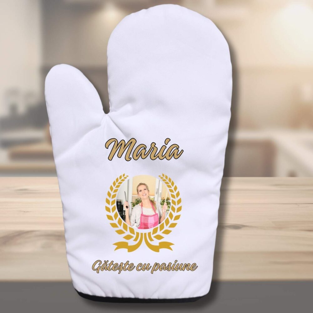 Mănușă personalizată cu fotografie și nume pentru femeie, model Maria gătește cu pasiune