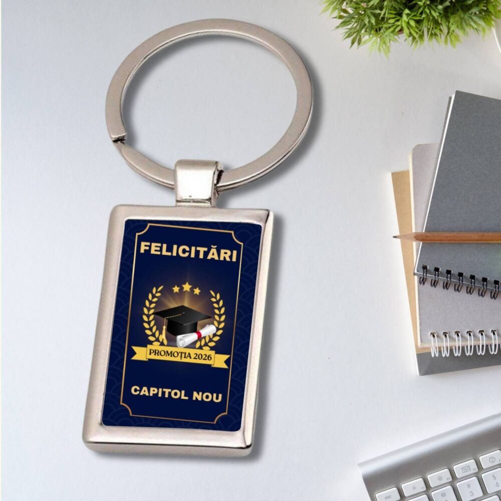 Breloc absolvire cu mesaj Capitol Nou, promoția și anul, cadou personalizat pentru absolventă sau absolvent