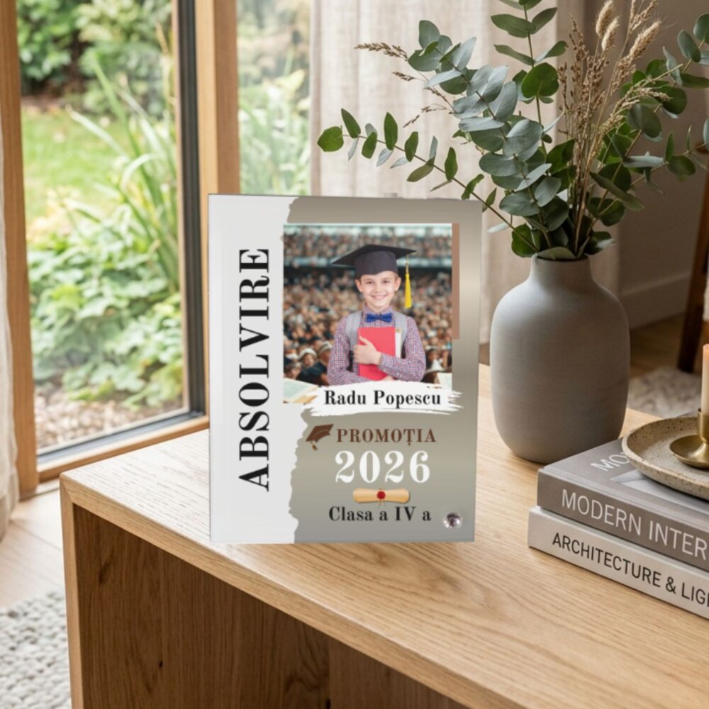 Ramă foto personalizată pentru absolvire clasa a IV-a din sticlă, cu poză, promoție și mesaj pentru absolvenți