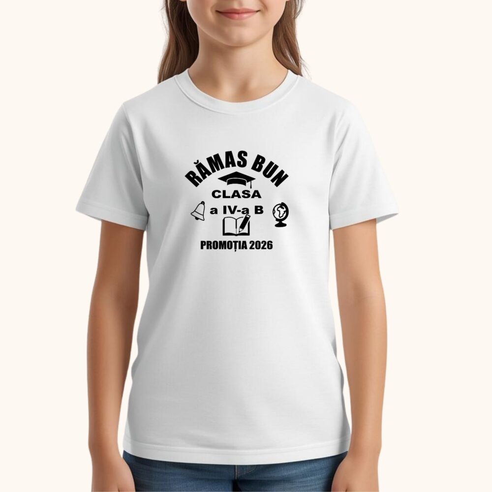 Fetiță purtând tricou Rămas bun Clasa a IV-a personalizat cu clasă și promoția anului, potrivit pentru serbare și poze de final