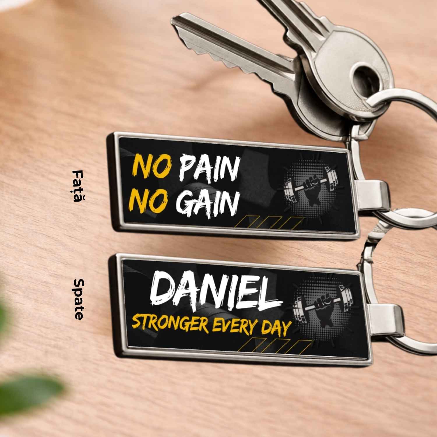 breloc-gym-personalizat-no-pain-no-gain-cu-nume Breloc sală personalizat model No Pain No Gain cu nume și mesaj motivațional, perfect pentru iubitorii de gym și fitness